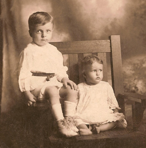 Clara May and her brother Elmer,in 1908.