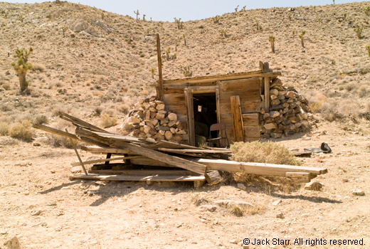 Cabin in Death Valley, photo by Jack Starr